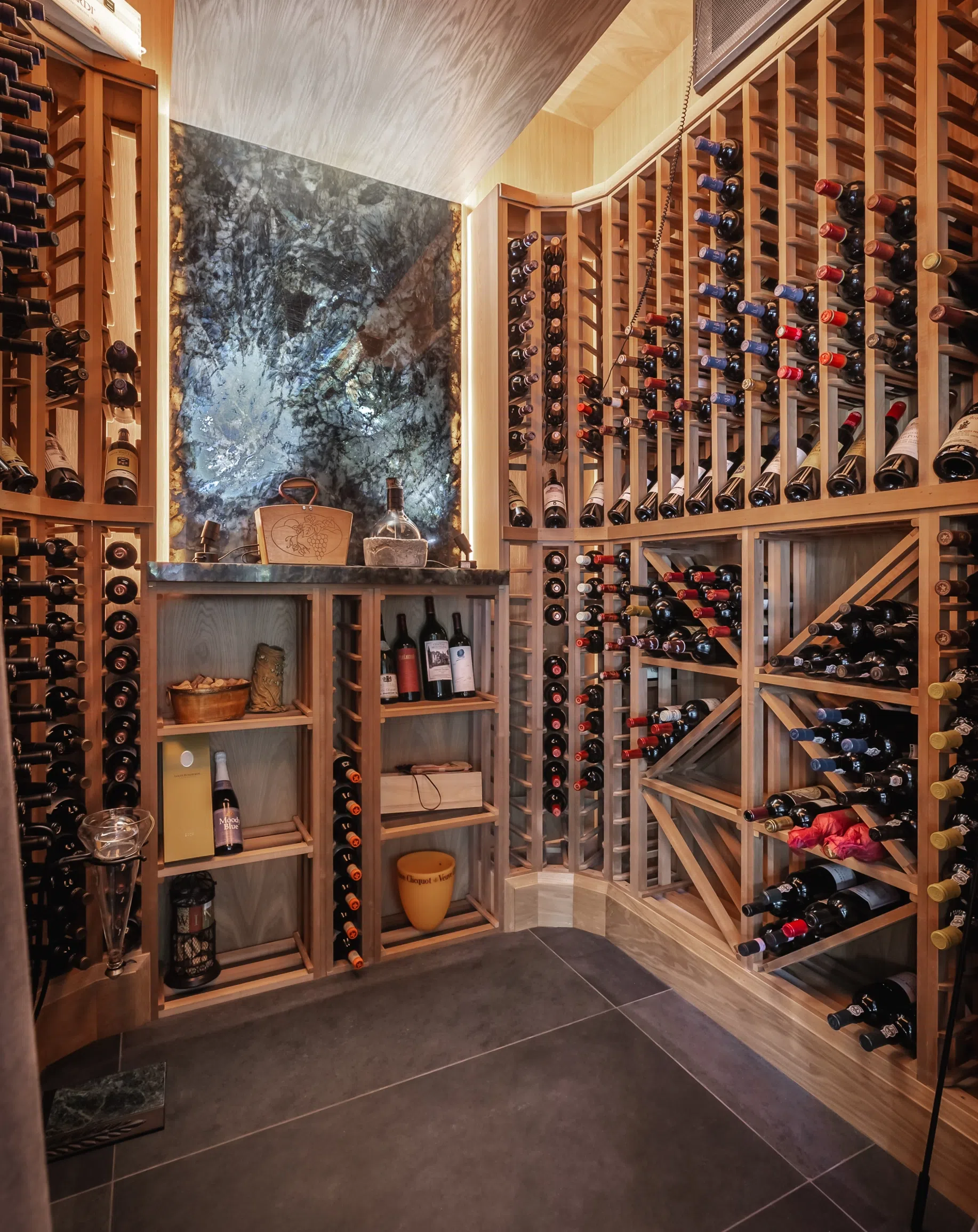 neven-custom-homes-project-4-classic-wine-cellar