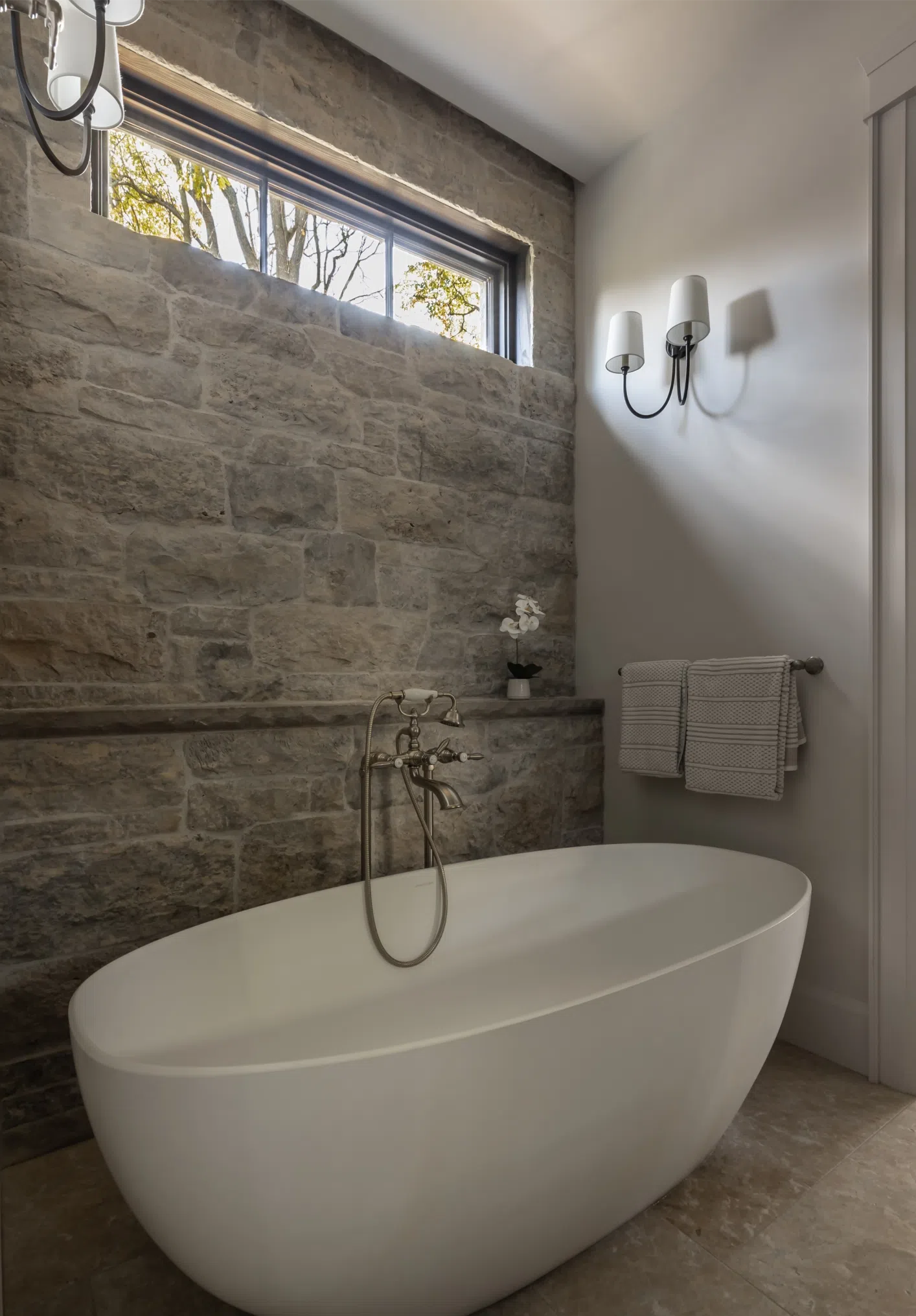 neven-custom-homes-project-4-exposed-stone-finishes